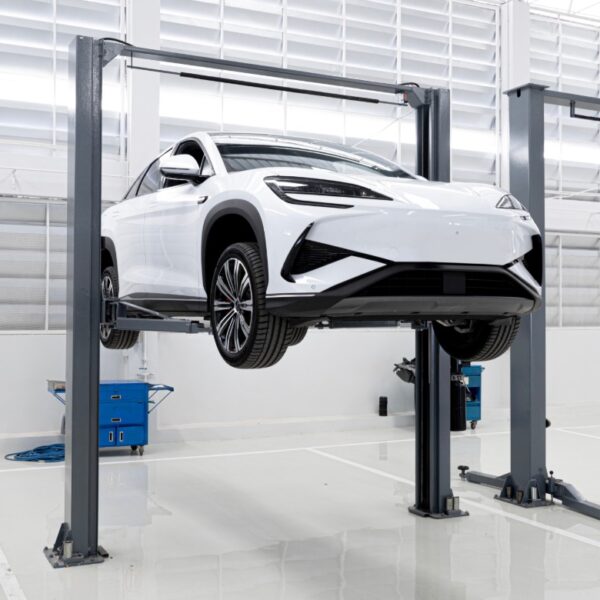 The hidden tech that safely lifts an electric car